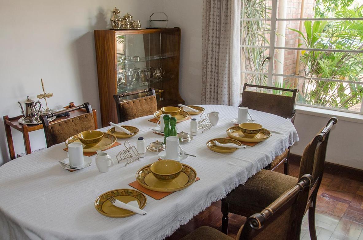 Hillside Manor Hotel Bulawayo Buitenkant foto